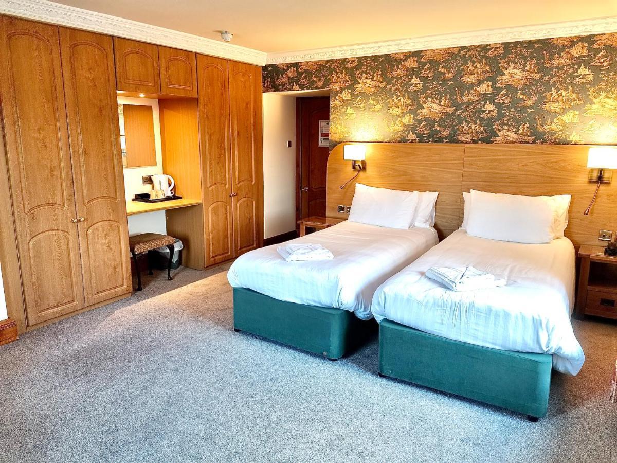 Duke Of Gordon Hotel Kingussie Ngoại thất bức ảnh