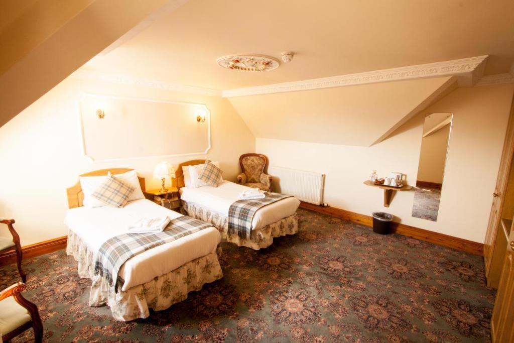 Duke Of Gordon Hotel Kingussie Ngoại thất bức ảnh