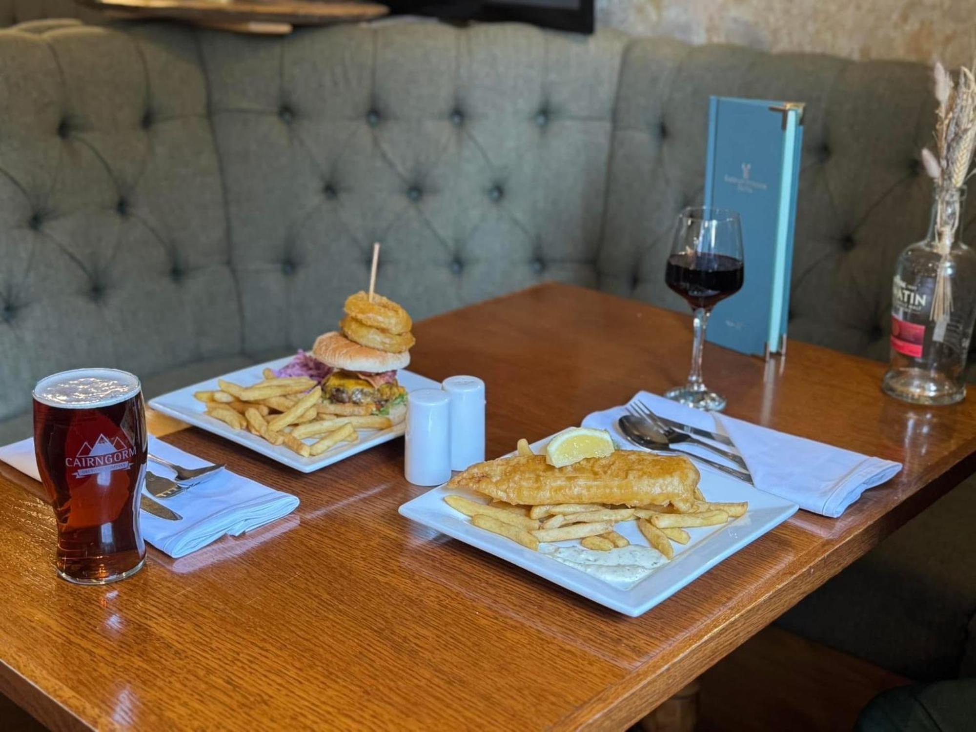Duke Of Gordon Hotel Kingussie Ngoại thất bức ảnh