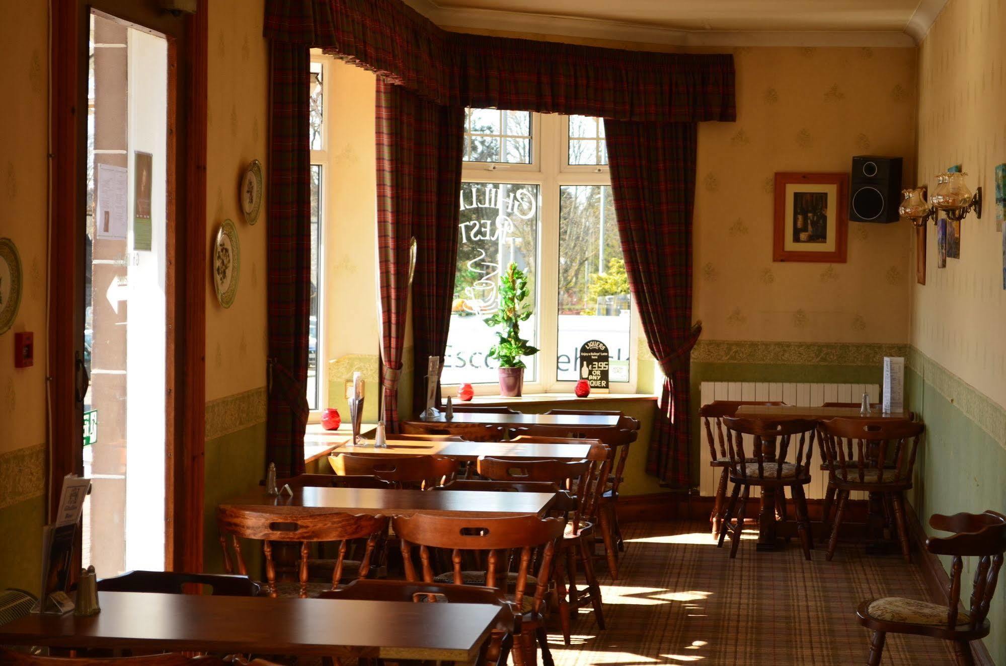 Duke Of Gordon Hotel Kingussie Ngoại thất bức ảnh