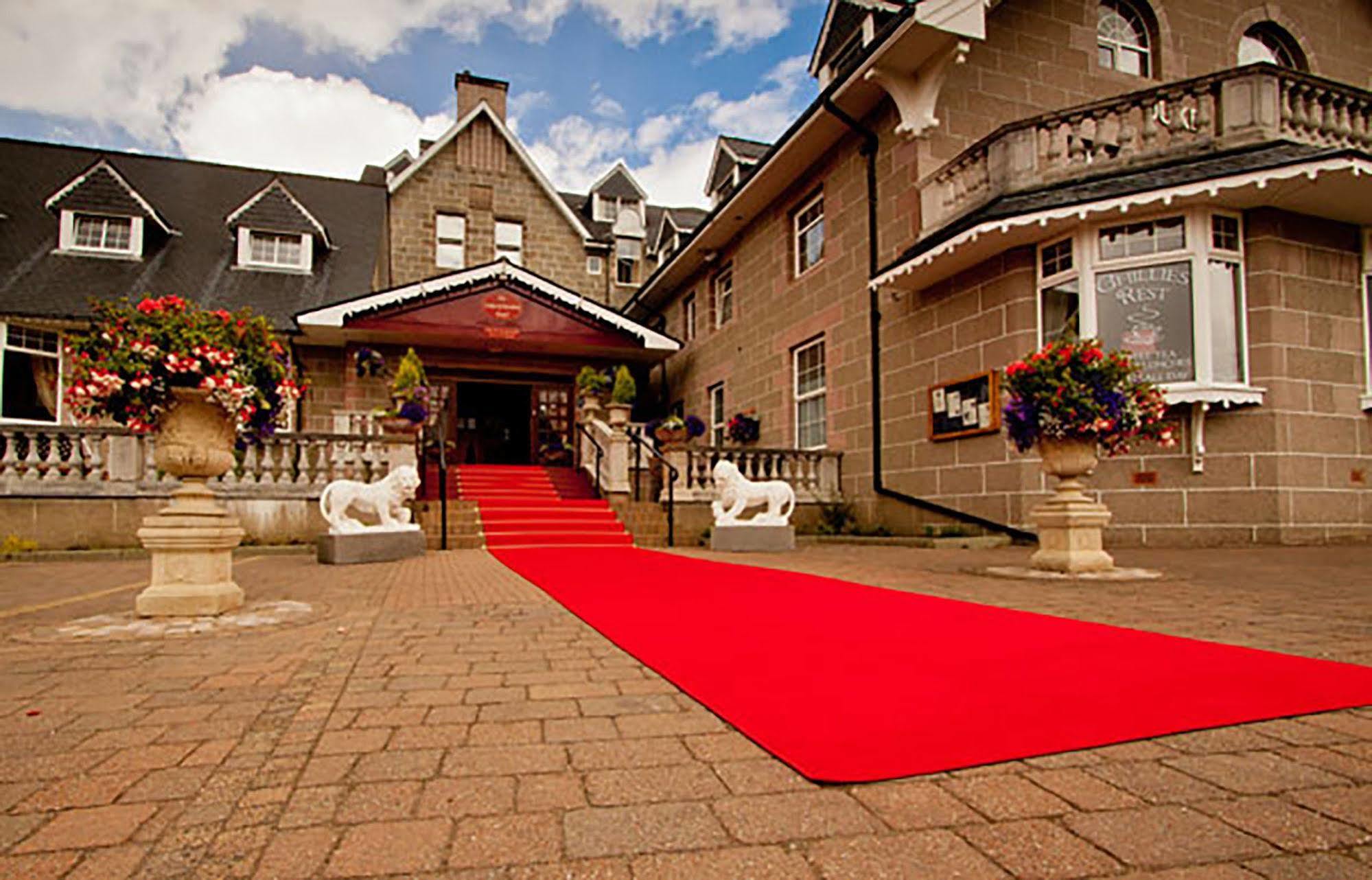 Duke Of Gordon Hotel Kingussie Ngoại thất bức ảnh